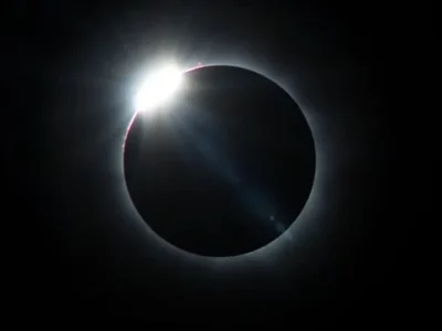 Eclipse total do Sol pode ser visto pela internet hoje