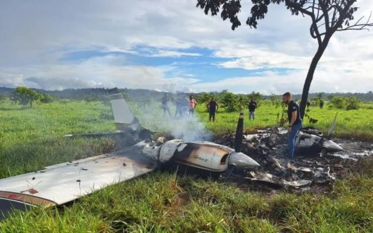 FAB intercepta avião clandestino que invadiu espaço aéreo brasileiro 