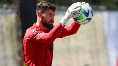 Goleiro do Flamengo recebe sondagem de clube da Série A