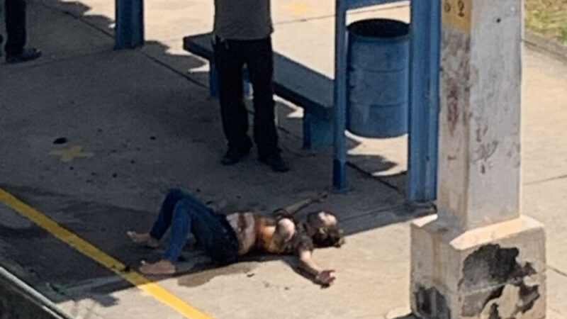 Homem ateia fogo em mulher dentro de estação de trem, no Rio
