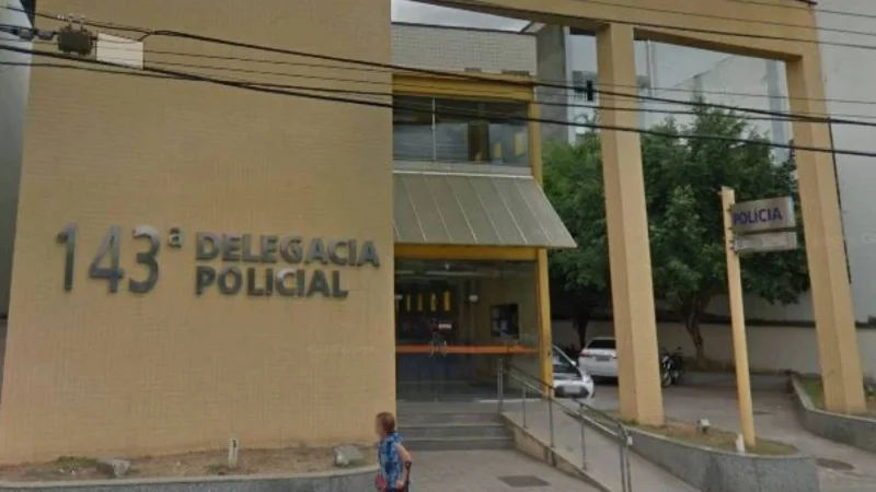 PMs recusam cervejinha e levam trio pra "caninha"