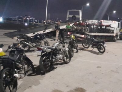 Ponte: PRF apreende 22 motos que voltavam de 'rolezinho'