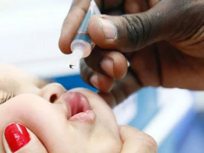 Campanha de vacinação contra pólio começa no Rio