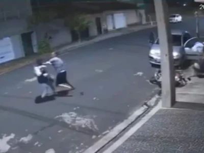 Casal reage a assalto e bate em ladrões - Vídeo