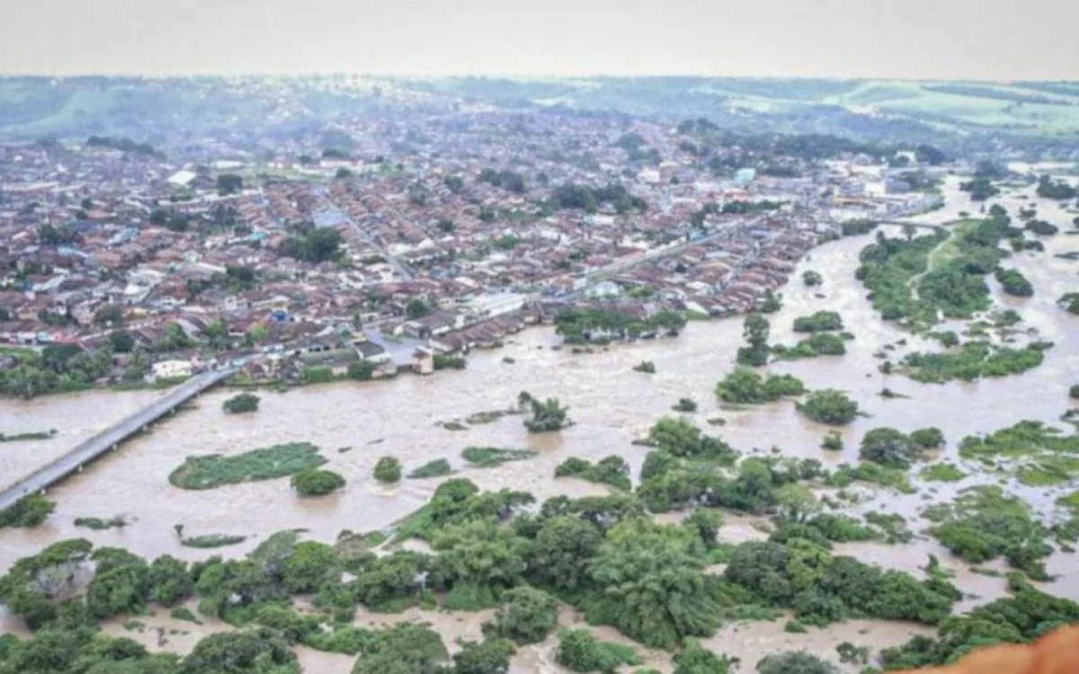 Defesa Civil soa alerta em Alagoas por inundações