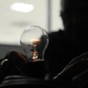 Conta de luz detalha consumo e desconto da Tarifa Social