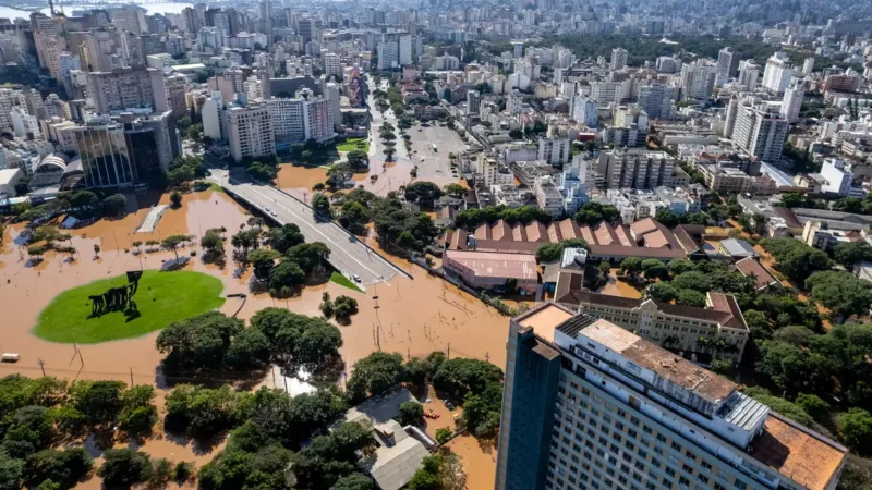 RS: Drenar água empoçada é prioridade, diz Pimenta