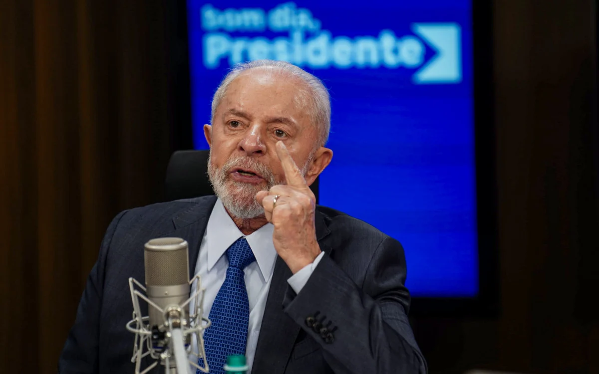 Lula enaltece voluntários e combate fake news no RS