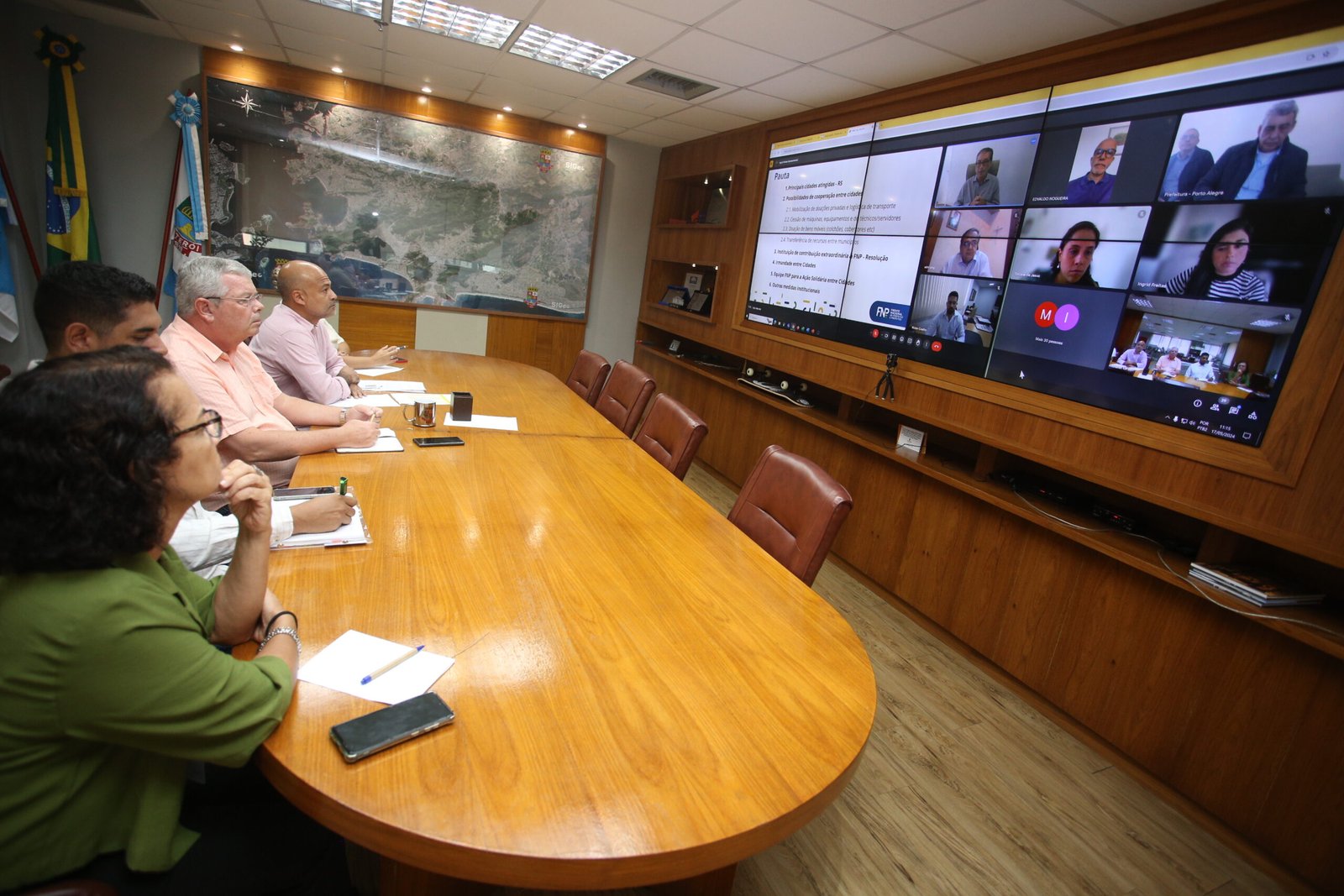 Niterói: Prefeito participa de reunião virtual para organizar apoio ao RS
