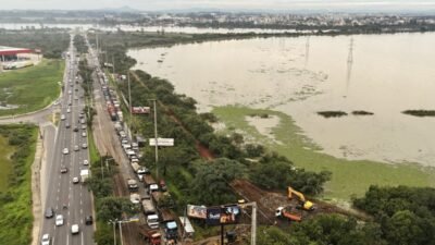 Nível do rio Guaíba continua subindo em Porto Alegre