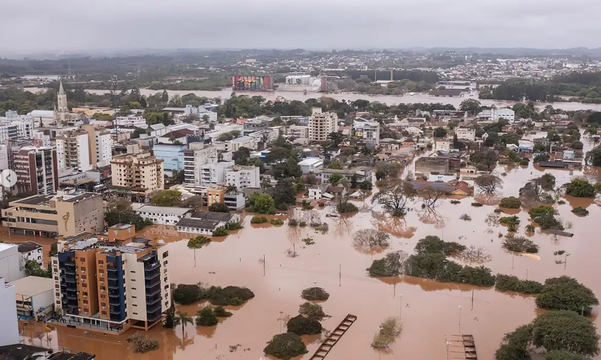 RS: Número de mortos após inundações sobe para 66