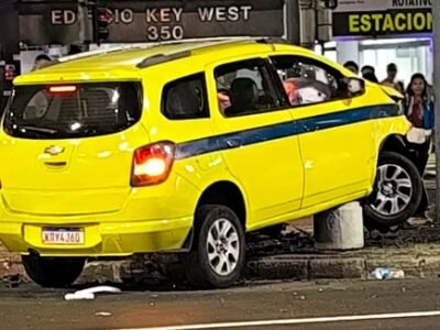 Acidente: Táxi se envolve violenta colisão, em Copacabana - VÍDEO