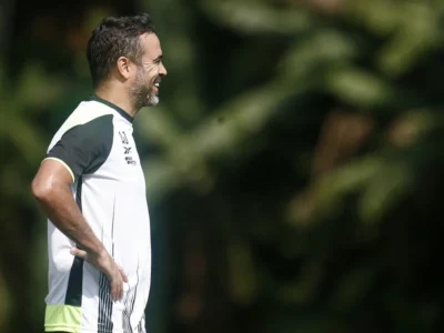 Tiquinho Soares vai viajar com o Botafogo para a Colômbia