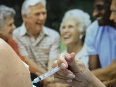 Vacinação em Niterói contra a covid-19 retomada para idosos - Marcelo Camargo Agência Brasil
