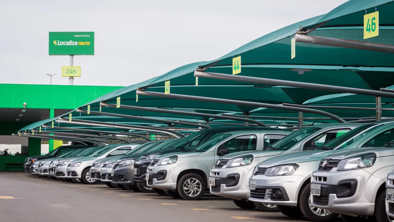 Operação em São Gonçalo mira ladrões de carros de locadoras