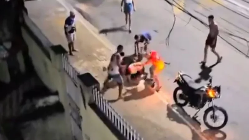 Após tentativa de assalto, suspeito é linchado - Vídeo