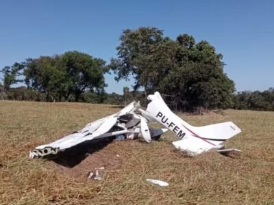 Avião cai no MT e deixa dois mortos