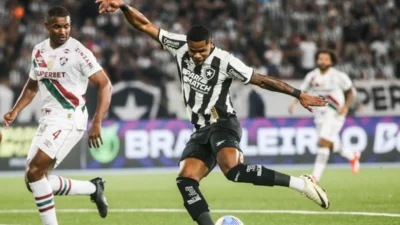 Bastos e Júnior Santos reforçam o Botafogo contra o Vasco