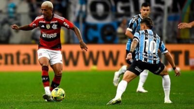 Flamengo empata com Athletico-PR no último lance