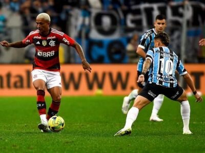 Flamengo empata com Athletico-PR no último lance