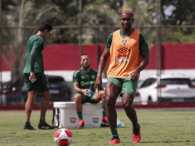 Fluminense aguarda Fifa para definir situação de Marlon