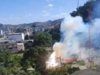 Incêndio em subestação da Enel causa apagão em Itaperuna