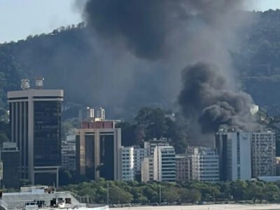 Incêndio na estação Flamengo: Trens interrompidos - Vídeo