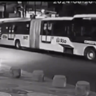 Motorista atropelado por BRT é sepultado - Vídeo