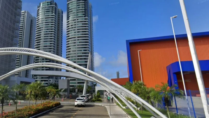 Mulher grávida se joga de prédio para fugir de agressões