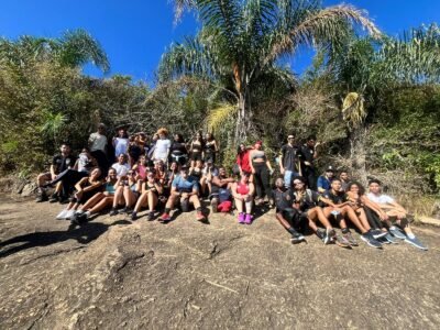Niterói: Coordenadoria da Juventude leva alunos à trilha na natureza