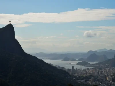 Previsão do Tempo: Chuva e ressaca no Rio