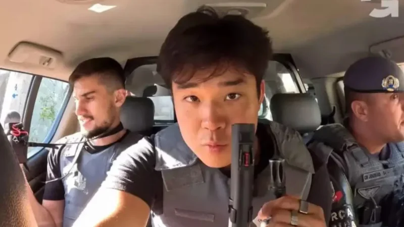 PM afasta 5 agentes que levaram youtuber americano em viatura