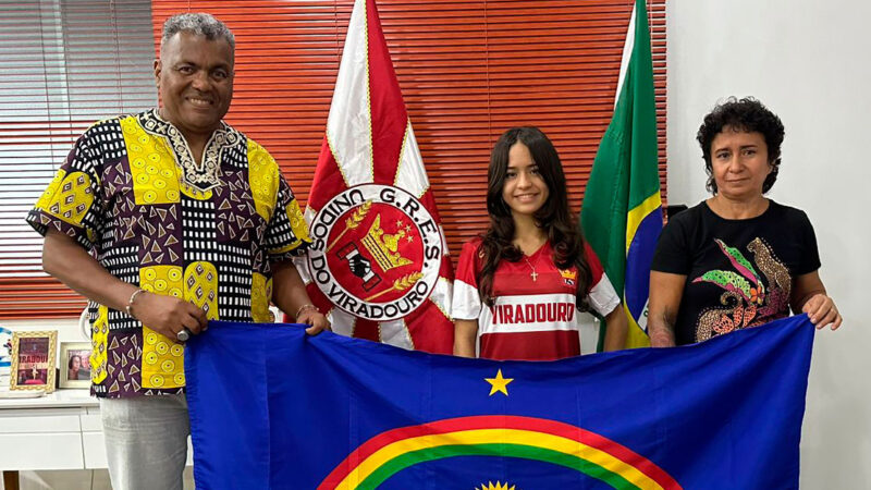 Adolescente de Pernambuco vence concurso da Viradouro para arte do enredo "Malunguinho"