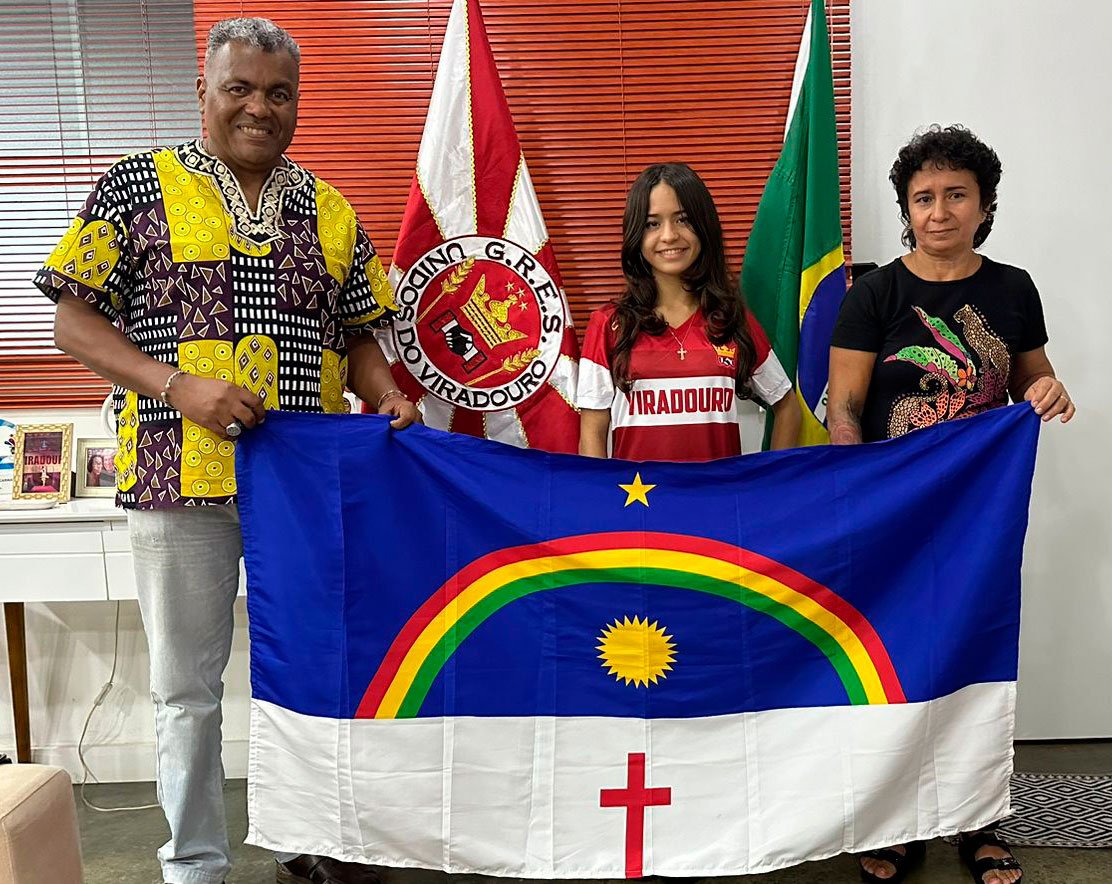 Adolescente de Pernambuco vence concurso da Viradouro para arte do enredo "Malunguinho"