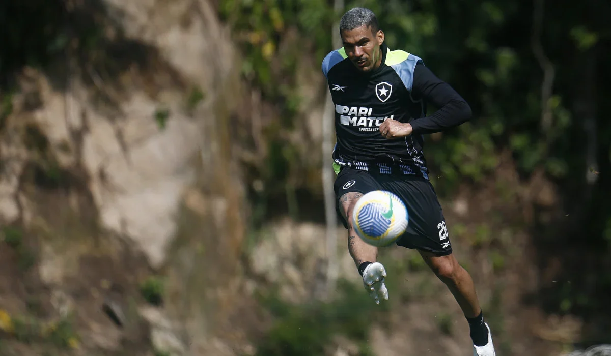 Allan regularizado e pode estrear pelo Botafogo