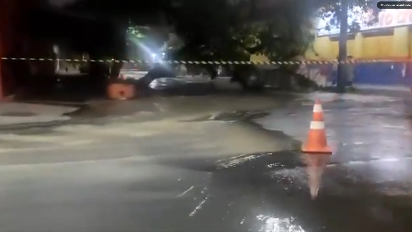 Árvore cai e deixa Zona Norte sem água - Vídeo