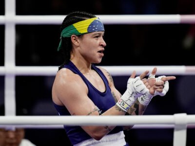 Bia Ferreira vence holandesa e tem medalha garantida