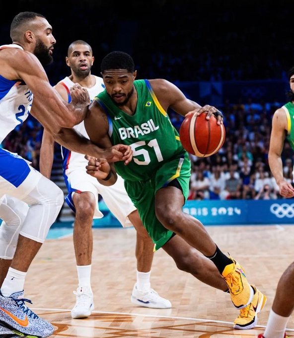 Brasil começa bem, mas perde para a França no basquete