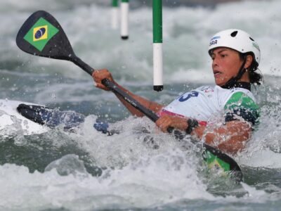 Brasil perto do pódio: Ana Sátila em 4º na canoagem