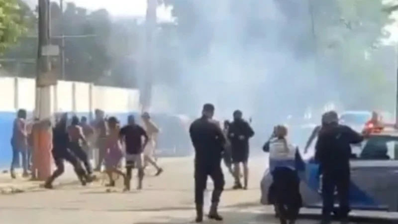 Briga de torcida em Nilópolis termina com três presos - Vídeo