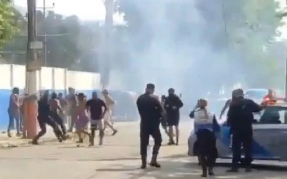 Briga de torcida em Nilópolis termina com três presos - Vídeo