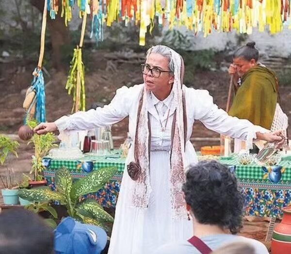 Espetáculo "Candeia" encanta Niterói com história e cura; grátis, nesta sexta (19)