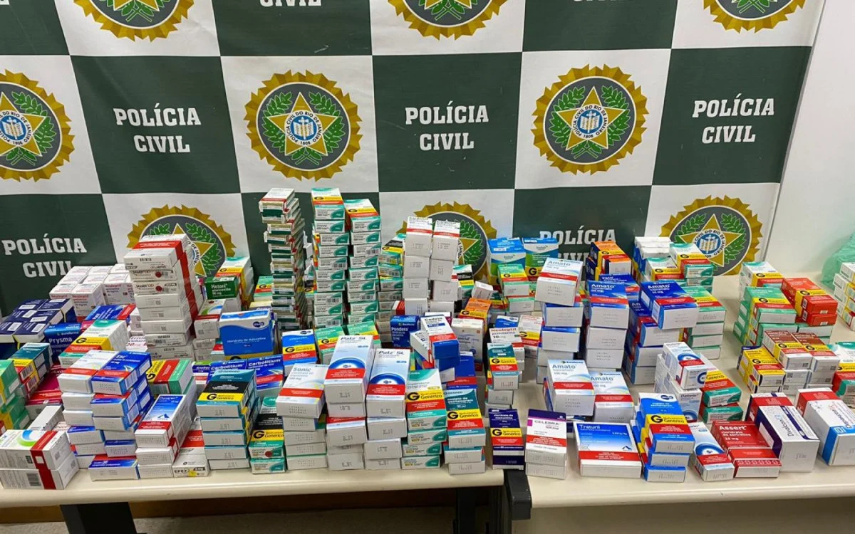 Em Niterói, ação sanitária fecha farmácias e Polícia prende dono e farmacêutico