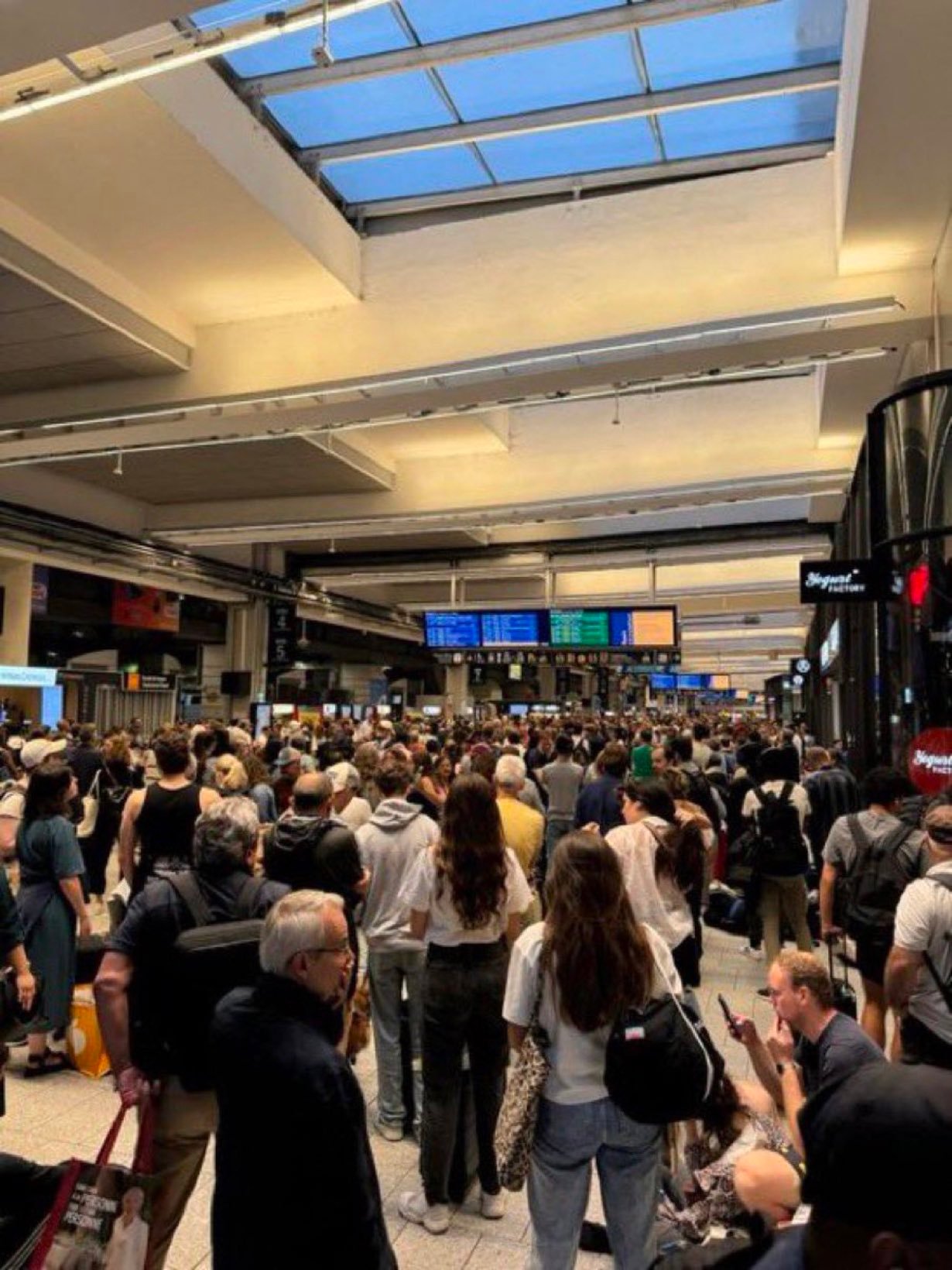 Ataque ferroviário abala França no dia da abertura das Olimpíadas