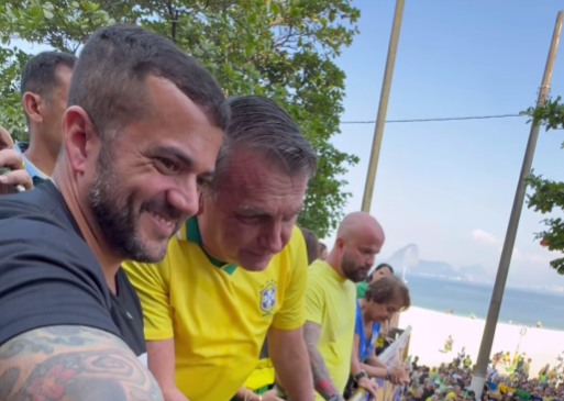 Bolsonaro vem em Niterói e participa de ato na Praia de Icaraí com o deputado Carlos Jordy, pré-candidato à prefeitura | Reprodução