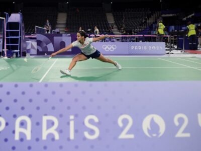 Juliana Viana luta perde para tailandesa no badminton feminino