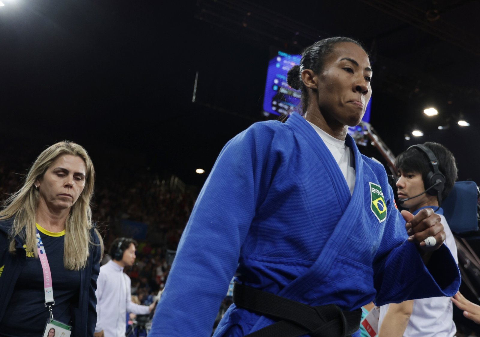 Ketleyn Quadros domina e avança no judô de Paris