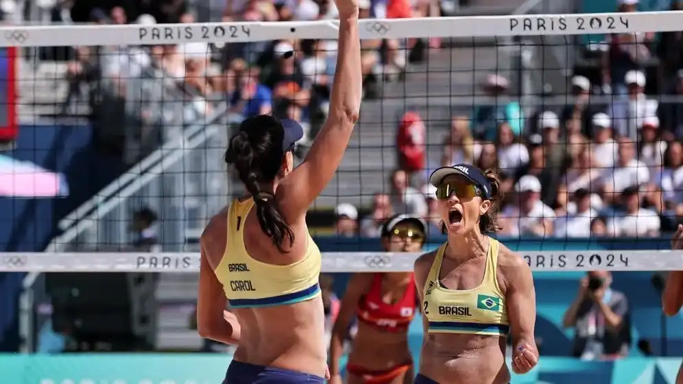 Bárbara e Carol estreiam fortes no Vôlei de Praia | Miriam Jeske/COB