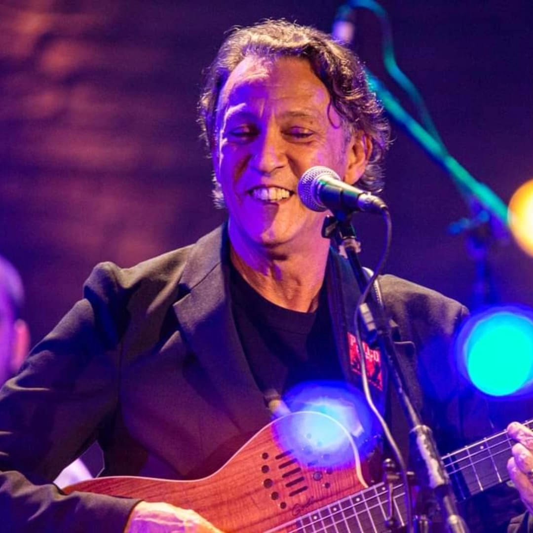 Niterói celebra 80 anos de Chico Buarque em show memorável