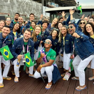 Time Brasil encanta Paris durante abertura das Olimpíadas